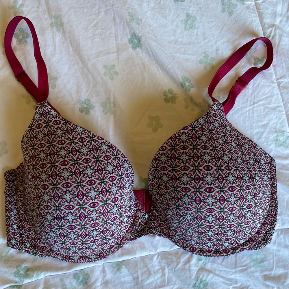 Victoria’s Secret uplift semi demi bra